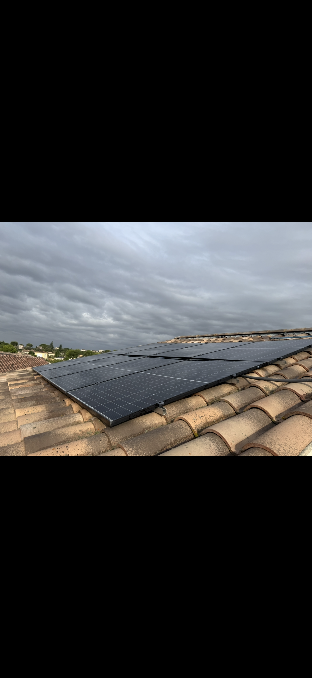 Aujourd'hui focus sur le nettoyage de panneaux solaires. Sur cette intervention les pannea